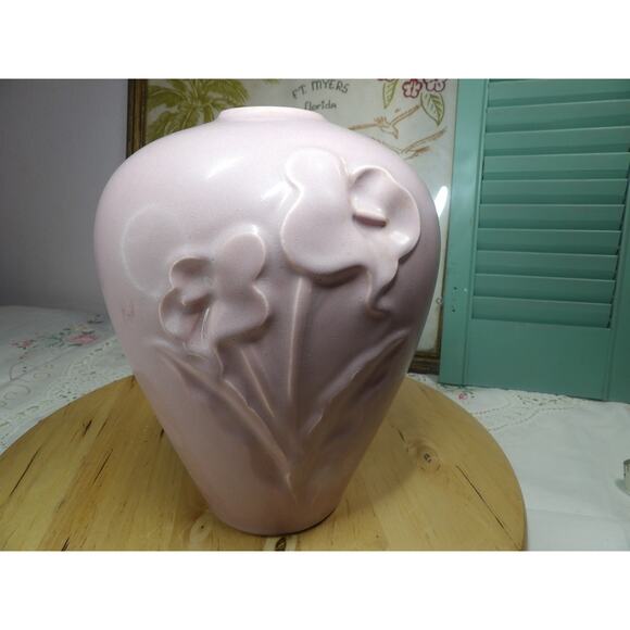 Vintage Haeger Pottery Pink Medium Size Vase with Flowers - Picture 3 of 8